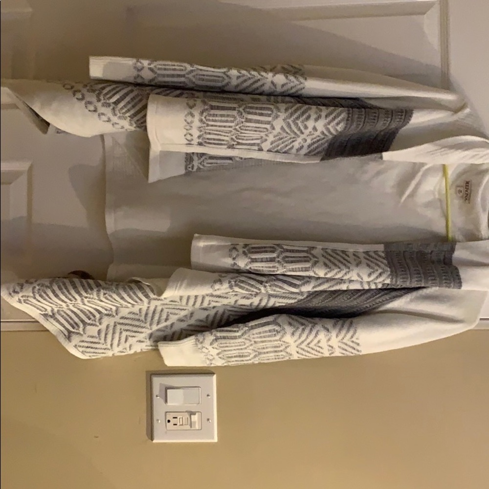 Mid hip length cardigan gray and white